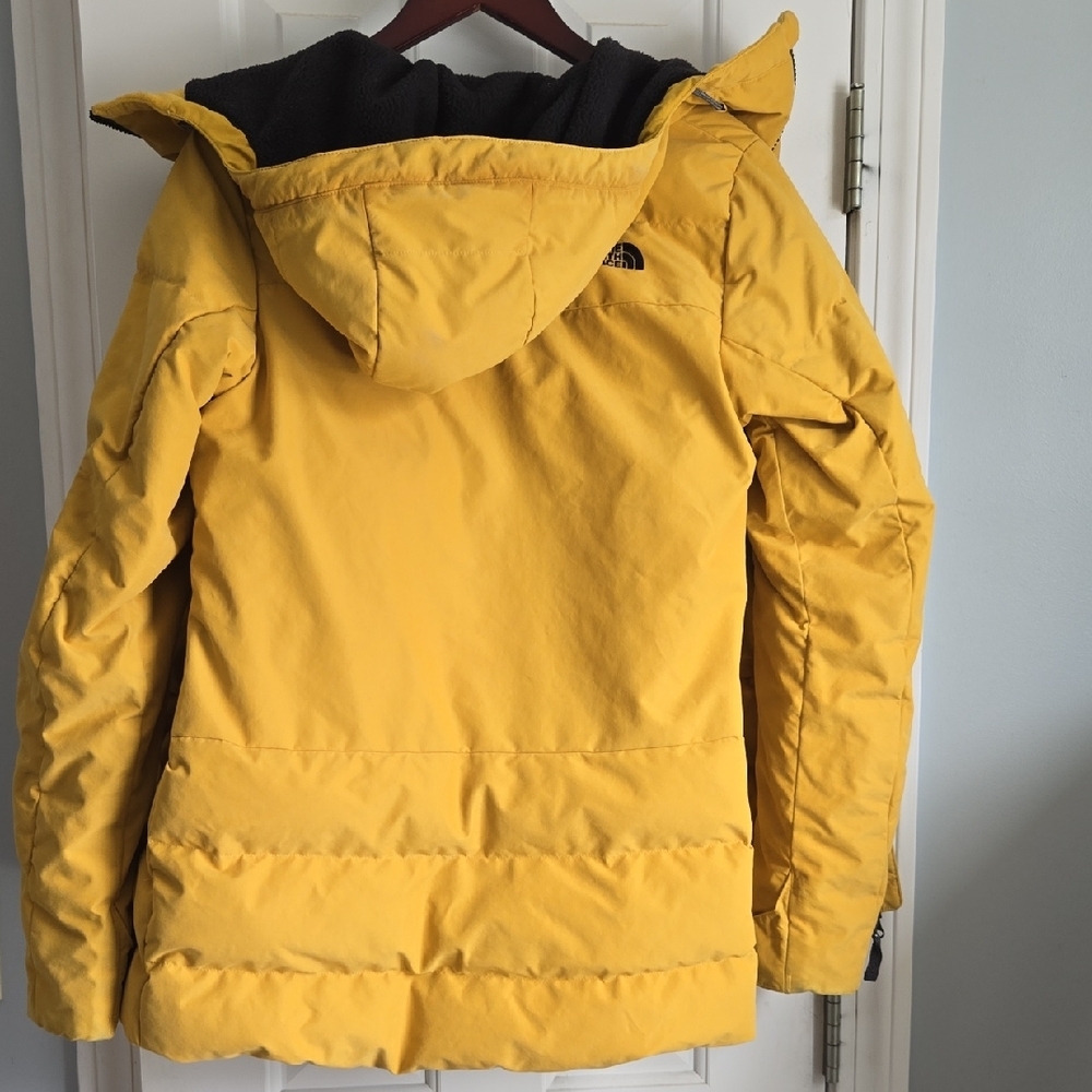 The North Face Women's Mustard Puffer Jacket - Picture 5 of 5